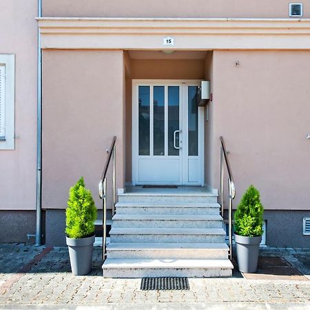 F&R Apartments II Rovinj Bagian luar foto