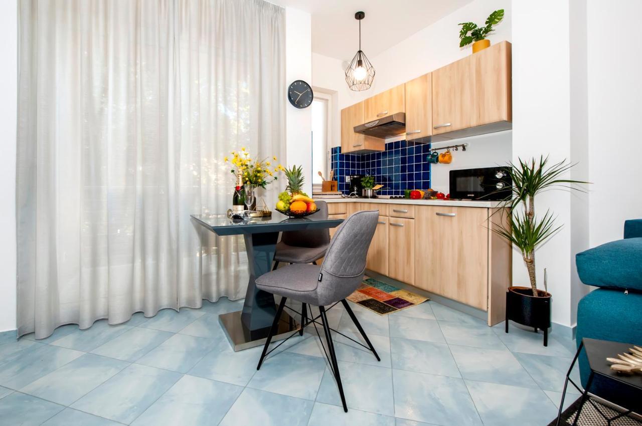 F&R Apartments II Rovinj Bagian luar foto